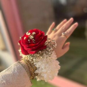Red Rose & Chrysanthemum Gajray