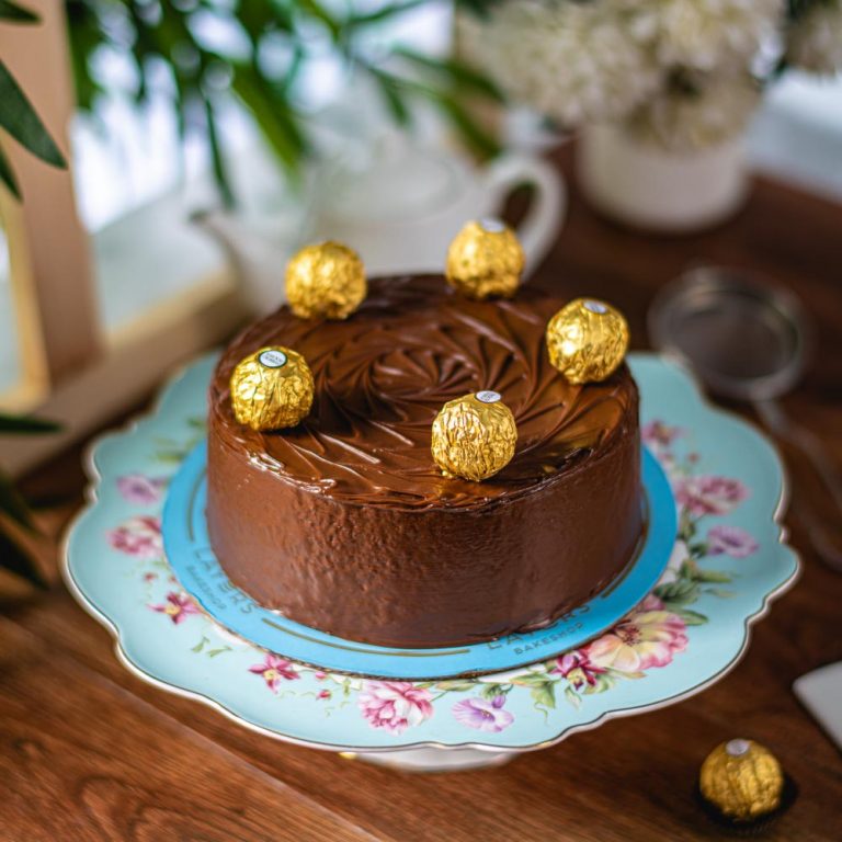 Ferrero Rocher Cake Rs4.200